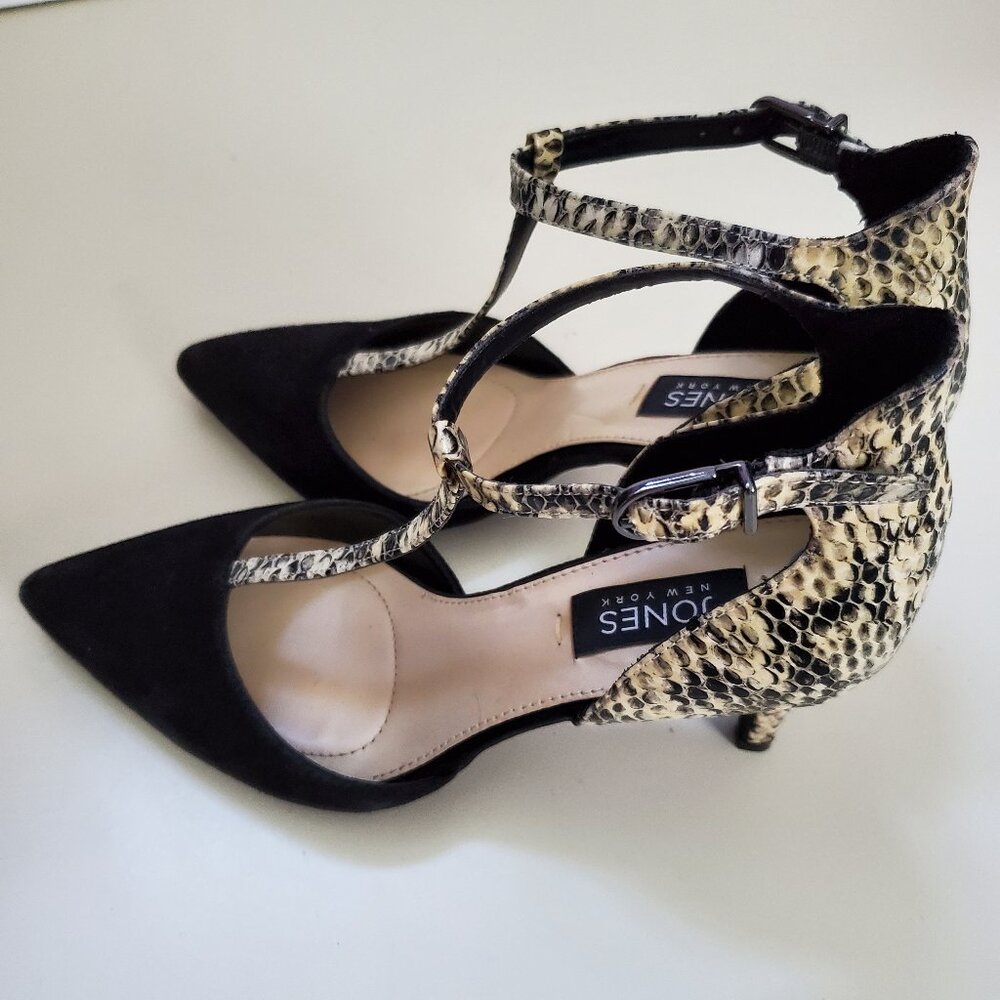 New Jones New York T-strap velvet snakeskin heels